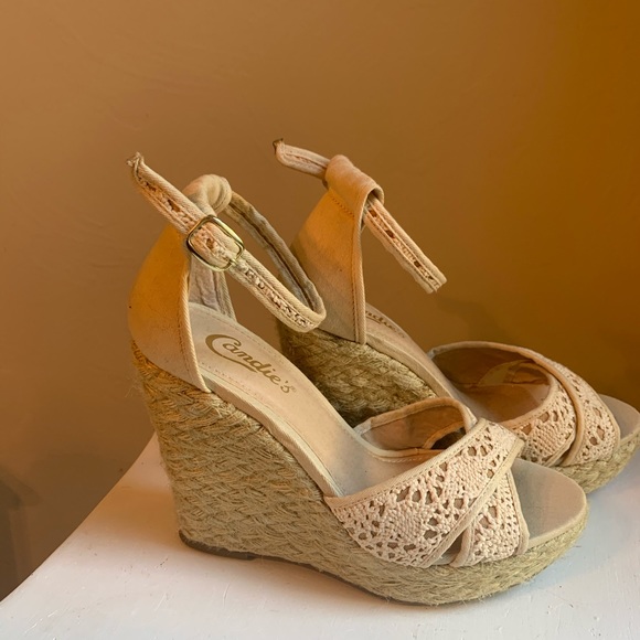 Candie's Shoes - Candie's- Straw wedge with Cream crochet wedge